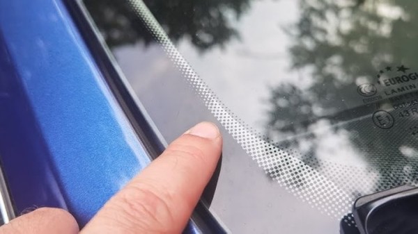 А вы знаете, для чего нужны черные точки по краю лобового стекла? Рассказываем А вы знаете, для чего нужны черные точки по краю лобового стекла? Рассказываем