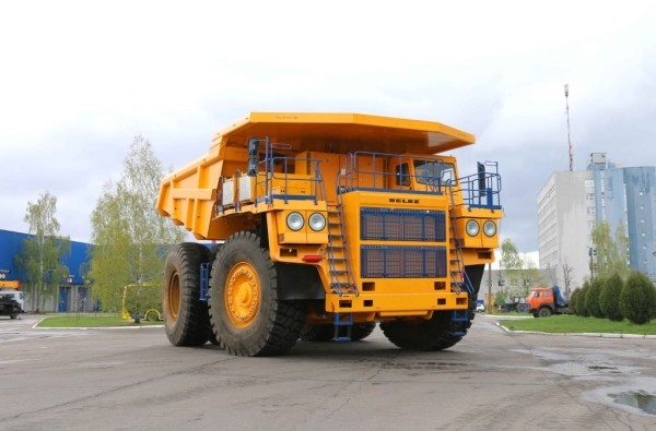 Сколько нужно продать БелАЗов, чтобы выплатить зарплаты всему заводу Сколько нужно продать БелАЗов, чтобы выплатить зарплаты всему заводу