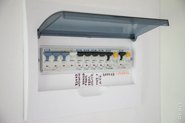 Белорусы построили дом из морского контейнера по туториалу на YouTube. Во сколько она обошлась? Белорусы построили дом из морского контейнера по туториалу на YouTube. Во сколько она обошлась?