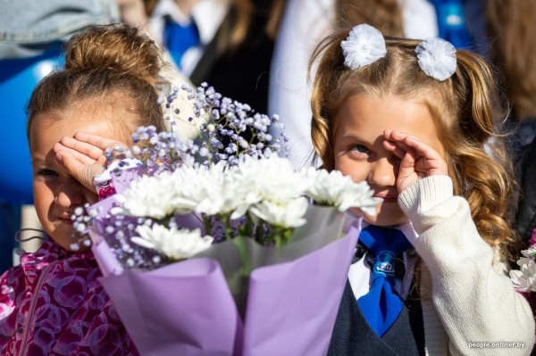 «Дома заняты все вазы, кувшины и банки». Как учителя относятся к такому количеству подаренных букетов? «Дома заняты все вазы, кувшины и банки». Как учителя относятся к такому количеству подаренных букетов?