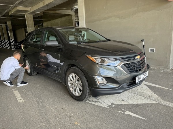 Машина — по низу рынка. И не берут... Почему так сложно продать свежий Chevrolet Equinox из Америки? Машина — по низу рынка. И не берут... Почему так сложно продать свежий Chevrolet Equinox из Америки?