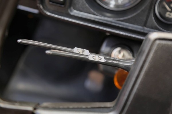 В одних руках с 1982 года! В Беларуси продают редкий ВАЗ-2105 с красным салоном В одних руках с 1982 года! В Беларуси продают редкий ВАЗ-2105 с красным салоном