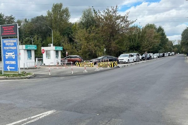 В пункте пропуска «Брест» заработают новые правила ожидания очереди В пункте пропуска «Брест» заработают новые правила ожидания очереди