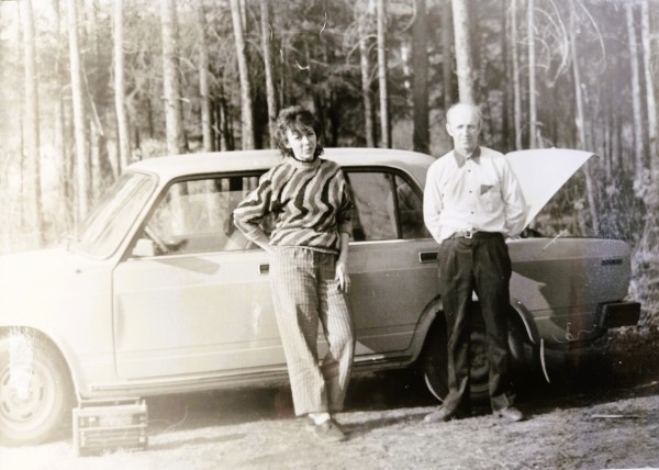 В одних руках с 1982 года! В Беларуси продают редкий ВАЗ-2105 с красным салоном В одних руках с 1982 года! В Беларуси продают редкий ВАЗ-2105 с красным салоном