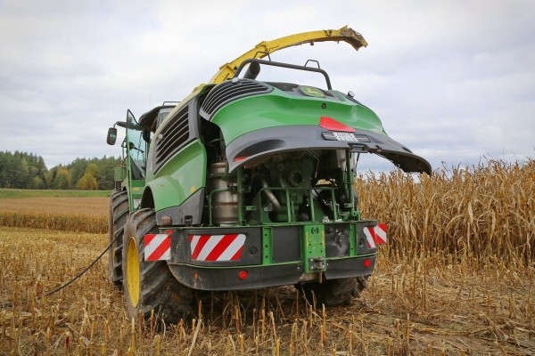 «Днёвка» — 168 рублей! Сколько зарабатывает механизатор на кормоуборочном комбайне John Deere «Днёвка» — 168 рублей! Сколько зарабатывает механизатор на кормоуборочном комбайне John Deere