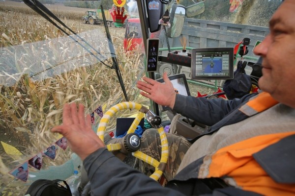 «Днёвка» — 168 рублей! Сколько зарабатывает механизатор на кормоуборочном комбайне John Deere «Днёвка» — 168 рублей! Сколько зарабатывает механизатор на кормоуборочном комбайне John Deere