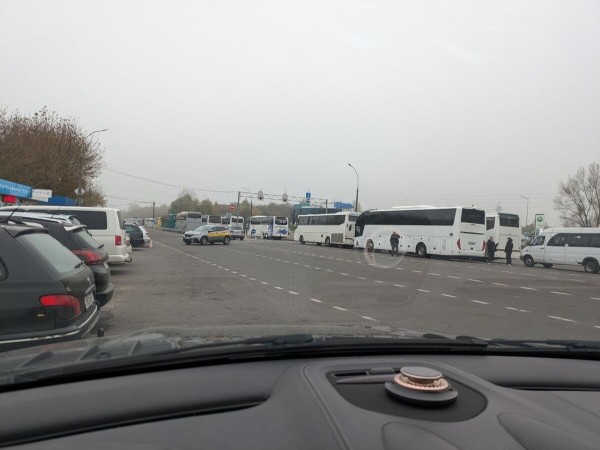 «Возьму льготника из Бреста в Варшаву бесплатно». Белорусы придумали новый способ заработать на прохождении границы «Возьму льготника из Бреста в Варшаву бесплатно». Белорусы придумали новый способ заработать на прохождении границы