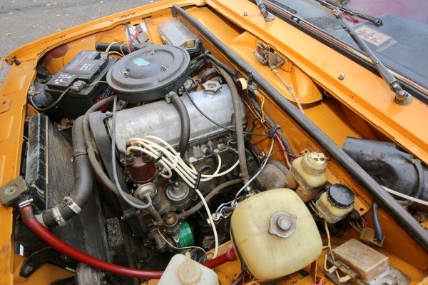 В одних руках с 1982 года! В Беларуси продают редкий ВАЗ-2105 с красным салоном В одних руках с 1982 года! В Беларуси продают редкий ВАЗ-2105 с красным салоном