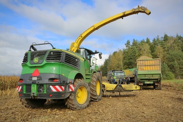 «Днёвка» — 168 рублей! Сколько зарабатывает механизатор на кормоуборочном комбайне John Deere «Днёвка» — 168 рублей! Сколько зарабатывает механизатор на кормоуборочном комбайне John Deere