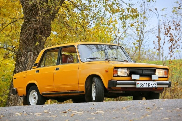 В одних руках с 1982 года! В Беларуси продают редкий ВАЗ-2105 с красным салоном В одних руках с 1982 года! В Беларуси продают редкий ВАЗ-2105 с красным салоном