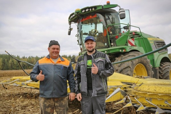 «Днёвка» — 168 рублей! Сколько зарабатывает механизатор на кормоуборочном комбайне John Deere «Днёвка» — 168 рублей! Сколько зарабатывает механизатор на кормоуборочном комбайне John Deere