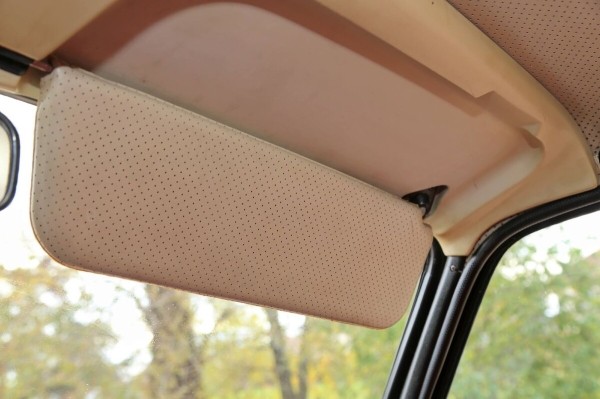 В одних руках с 1982 года! В Беларуси продают редкий ВАЗ-2105 с красным салоном В одних руках с 1982 года! В Беларуси продают редкий ВАЗ-2105 с красным салоном