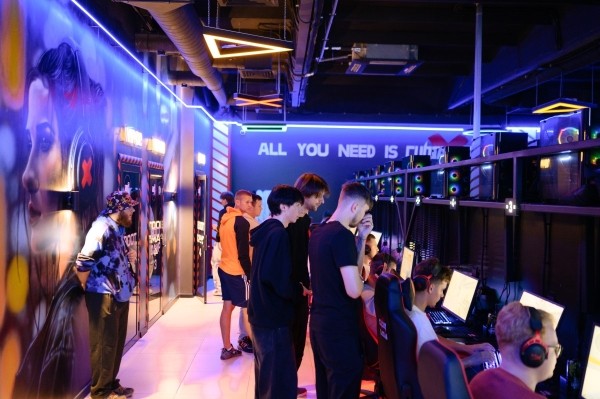 НОВОСТЬ для геймеров: в Бресте открылся крутой компьютерный клуб «CyberX»! Фотоотчёт и цены НОВОСТЬ для геймеров: в Бресте открылся крутой компьютерный клуб «CyberX»! Фотоотчёт и цены