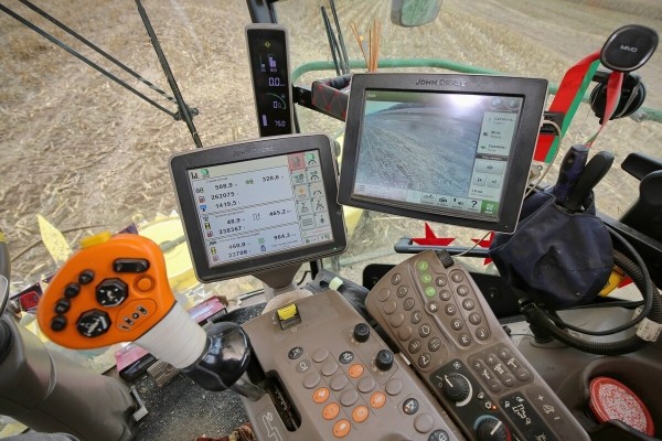 «Днёвка» — 168 рублей! Сколько зарабатывает механизатор на кормоуборочном комбайне John Deere «Днёвка» — 168 рублей! Сколько зарабатывает механизатор на кормоуборочном комбайне John Deere