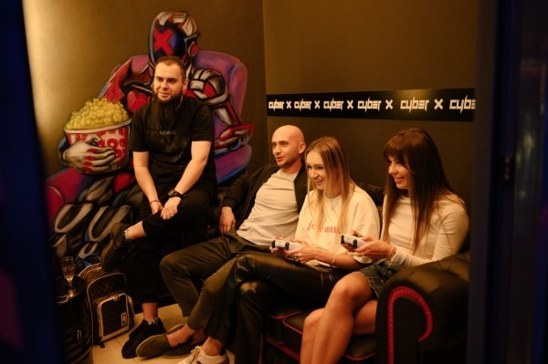 НОВОСТЬ для геймеров: в Бресте открылся крутой компьютерный клуб «CyberX»! Фотоотчёт и цены НОВОСТЬ для геймеров: в Бресте открылся крутой компьютерный клуб «CyberX»! Фотоотчёт и цены