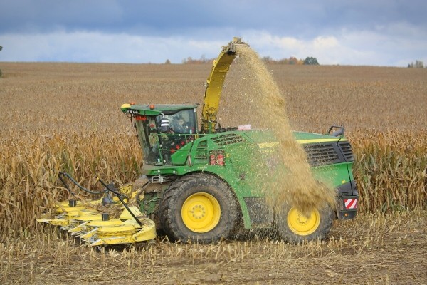 «Днёвка» — 168 рублей! Сколько зарабатывает механизатор на кормоуборочном комбайне John Deere «Днёвка» — 168 рублей! Сколько зарабатывает механизатор на кормоуборочном комбайне John Deere