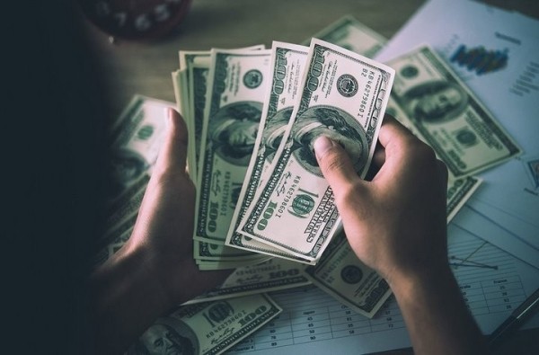 Мужчина тайно вывозил из Беларуси деньги, раздав их пассажирам. Какой приговор вынес суд? Мужчина тайно вывозил из Беларуси деньги, раздав их пассажирам. Какой приговор вынес суд?