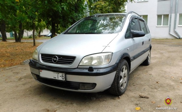 Белорус после конфликта с начальником отыгрался на его автомобиле Белорус после конфликта с начальником отыгрался на его автомобиле