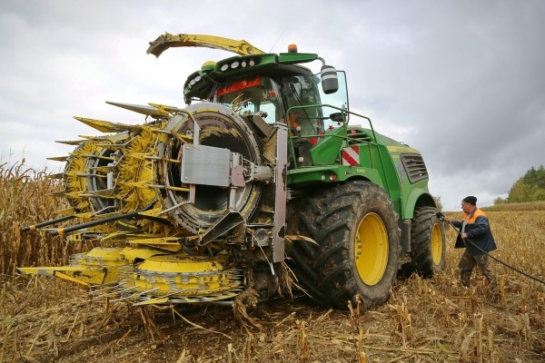 «Днёвка» — 168 рублей! Сколько зарабатывает механизатор на кормоуборочном комбайне John Deere «Днёвка» — 168 рублей! Сколько зарабатывает механизатор на кормоуборочном комбайне John Deere