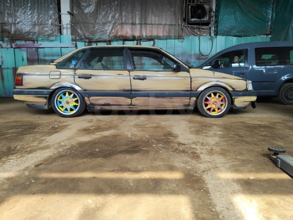 В Беларуси Volkswagen Passat B3 с подарком продают за $14 500 В Беларуси Volkswagen Passat B3 с подарком продают за $14 500