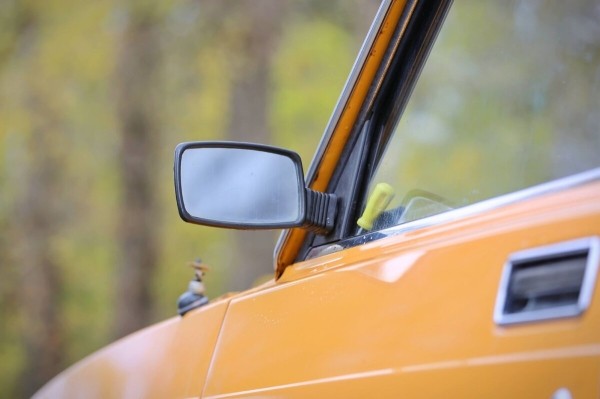 В одних руках с 1982 года! В Беларуси продают редкий ВАЗ-2105 с красным салоном В одних руках с 1982 года! В Беларуси продают редкий ВАЗ-2105 с красным салоном