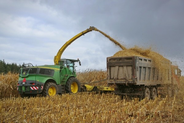 «Днёвка» — 168 рублей! Сколько зарабатывает механизатор на кормоуборочном комбайне John Deere «Днёвка» — 168 рублей! Сколько зарабатывает механизатор на кормоуборочном комбайне John Deere