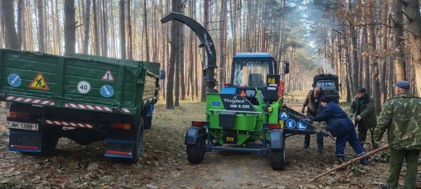 Брестские коммунальщики получили новую технику Брестские коммунальщики получили новую технику