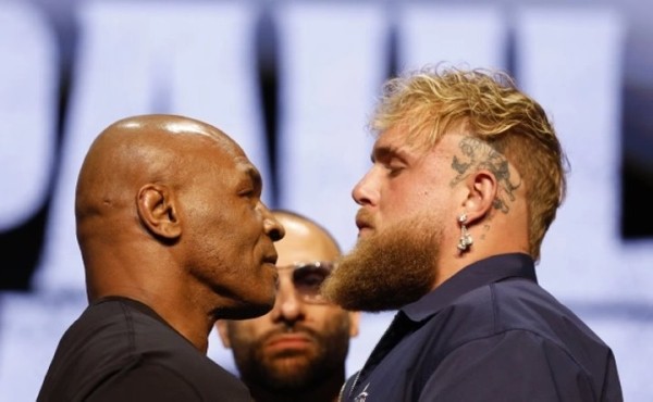 Майк Тайсон потерпел поражение в бою с блогером Майк Тайсон потерпел поражение в бою с блогером