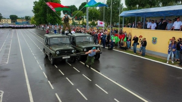 38-я отдельная гвардейская десантно-штурмовая бригада в Бресте отметила свое 45-летие 38-я отдельная гвардейская десантно-штурмовая бригада в Бресте отметила свое 45-летие