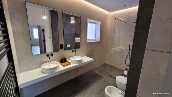 Белорусы потратили 16 000 рублей и сами сделали санузел