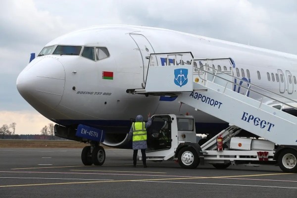 Какие самолеты принимает наш аэропорт, какие фильмы здесь снимали и в чем «изюминка» брестского аэрокомплекса? Какие самолеты принимает наш аэропорт, какие фильмы здесь снимали и в чем «изюминка» брестского аэрокомплекса?
