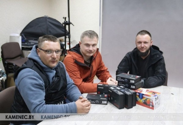 «Многомамы Бреста» и каменчане подарили ПСО «Юго-Запад» поисковые фонари «Многомамы Бреста» и каменчане подарили ПСО «Юго-Запад» поисковые фонари