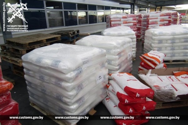 Семь тонн пищевых добавок оказались «лишними» в грузовике польского перевозчика — нарушение выявили брестские таможенники