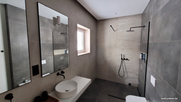 Белорусы потратили 16 000 рублей и сами сделали санузел