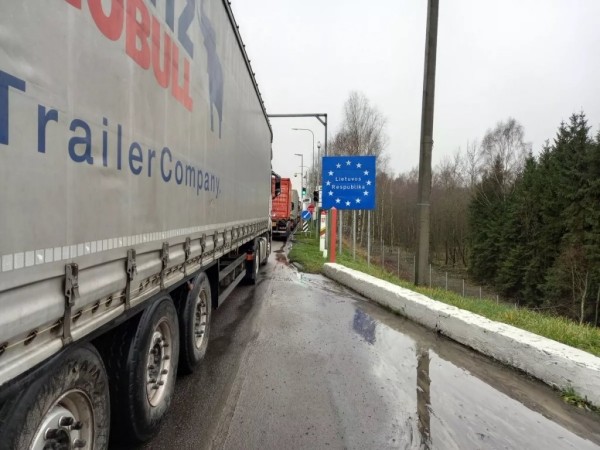 Литва возобновила оформление фур через границу с Беларусью Литва возобновила оформление фур через границу с Беларусью