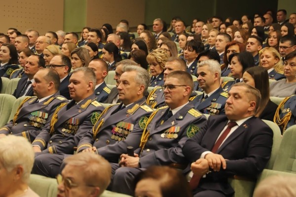 Брестская таможня, крупнейшая в стране, празднует сегодня свое 85-летие Брестская таможня, крупнейшая в стране, празднует сегодня свое 85-летие