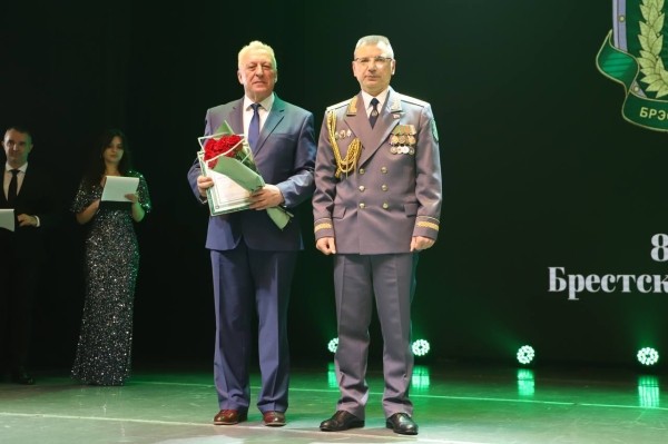 Брестская таможня, крупнейшая в стране, празднует сегодня свое 85-летие Брестская таможня, крупнейшая в стране, празднует сегодня свое 85-летие