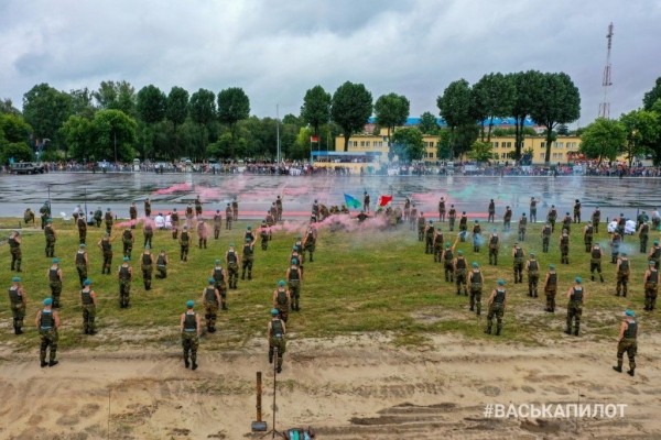 38-я отдельная гвардейская десантно-штурмовая бригада в Бресте отметила свое 45-летие 38-я отдельная гвардейская десантно-штурмовая бригада в Бресте отметила свое 45-летие