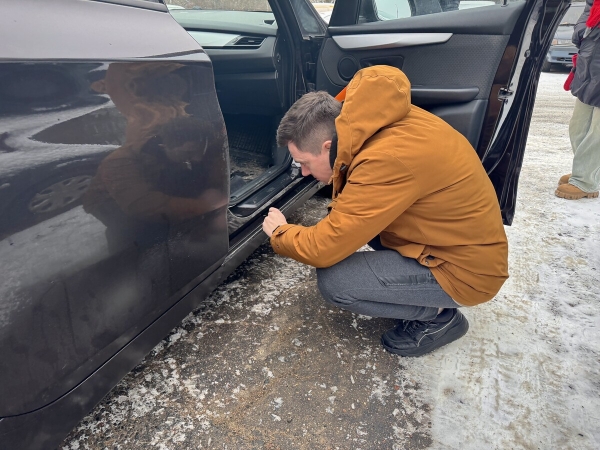 Белорус не может продать свою BMW. Почему?