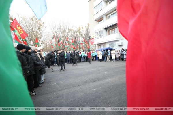 Мурал «Будущее Беларуси в твоих руках» появился в Барановичах Мурал «Будущее Беларуси в твоих руках» появился в Барановичах