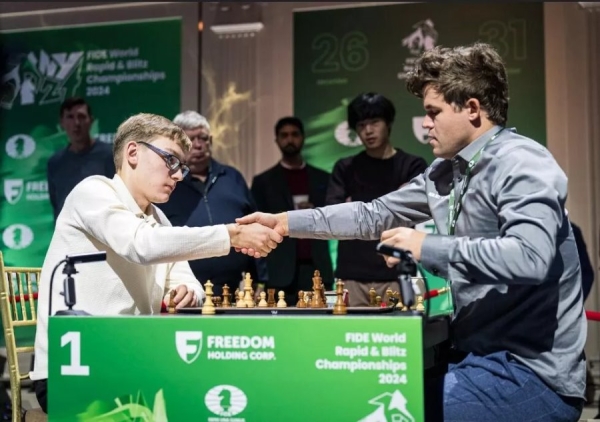 Лучший шахматист всех времен сенсационно проиграл 18-летнему белорусу Лучший шахматист всех времен сенсационно проиграл 18-летнему белорусу