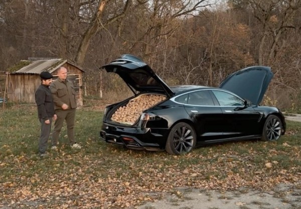 Чем сейчас занимаются белорусские блогеры Пан Усялян, Феликсович и трактористка Наташа? Чем сейчас занимаются белорусские блогеры Пан Усялян, Феликсович и трактористка Наташа?