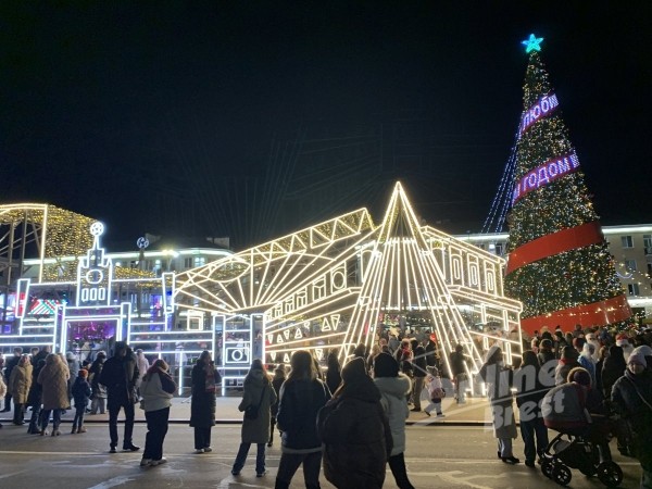 Главная новогодняя красавица Бреста зажглась — видео