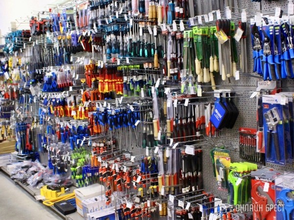 Ваши мужчины будут довольны! В этом строительном магазине Бреста огромный выбор товаров. Сделали для вас фотоэкскурсию Ваши мужчины будут довольны! В этом строительном магазине Бреста огромный выбор товаров. Сделали для вас фотоэкскурсию