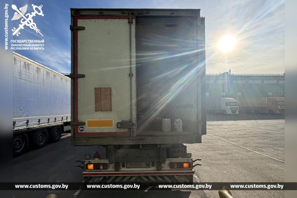 Партию чехлов для мобильных телефонов стоимостью более 300 тыс. рублей пытались ввезти в Беларусь, спрятав среди детских игрушек Партию чехлов для мобильных телефонов стоимостью более 300 тыс. рублей пытались ввезти в Беларусь, спрятав среди детских игрушек