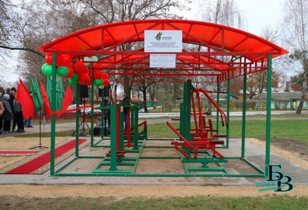 В агрогородке Остромечево появился новый спортивный объект В агрогородке Остромечево появился новый спортивный объект