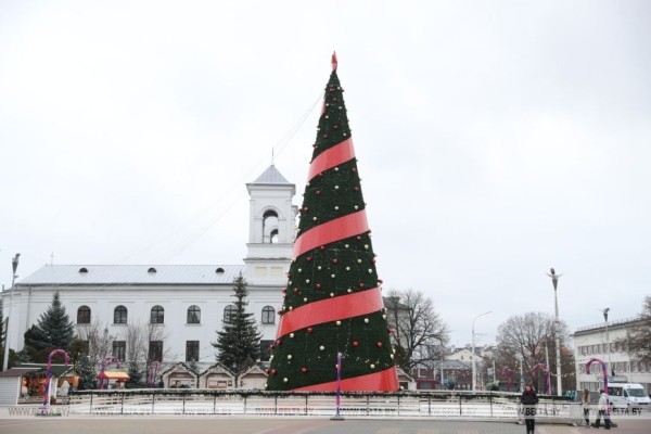 Сходили на предновогодние ярмарки и поговорили с брестчанами Сходили на предновогодние ярмарки и поговорили с брестчанами