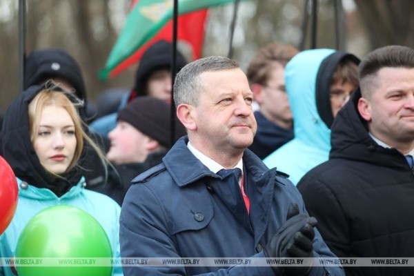 Мурал «Будущее Беларуси в твоих руках» появился в Барановичах Мурал «Будущее Беларуси в твоих руках» появился в Барановичах