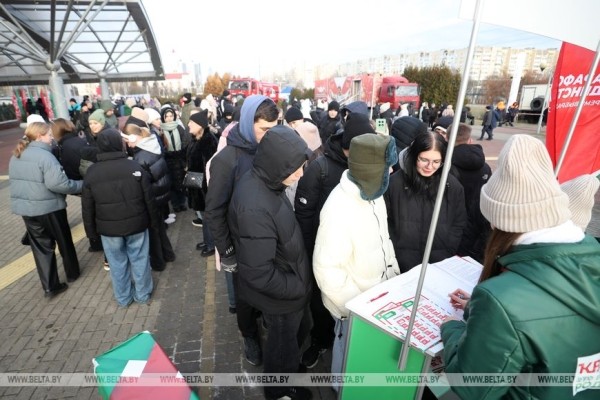 Мурал «Будущее Беларуси в твоих руках» появился в Барановичах Мурал «Будущее Беларуси в твоих руках» появился в Барановичах