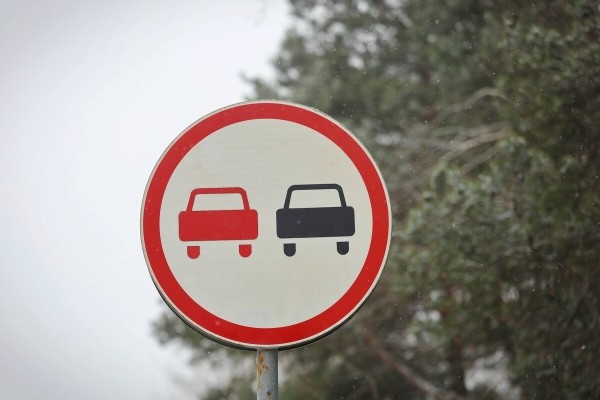 «Дальность полёта — 12 километров». Журналисты подежурили вместе с ГАИ и дроном на дороге